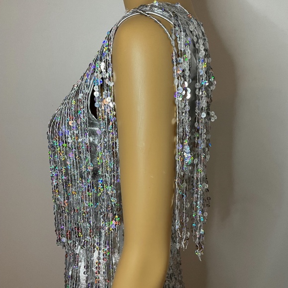 Vintage gatsby silver iridescent sequin fringe mini dress with sequin v neck! - Picture 6 of 15